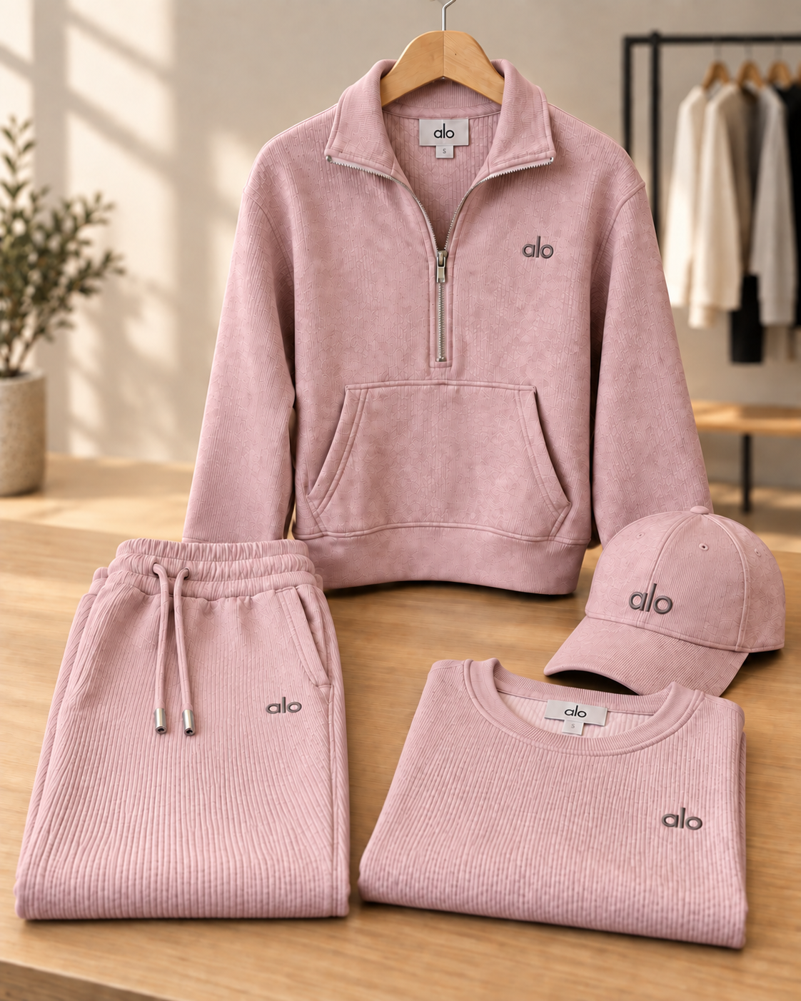 WOMEN’S 4-PIECE MATCHING SET